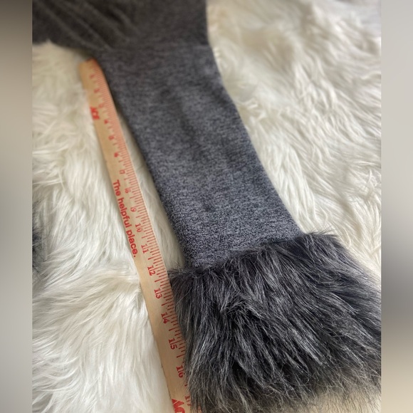 Boston Proper Gray Sz M Long Sleeve with Faux Fur Cuff - Picture 8 of 10